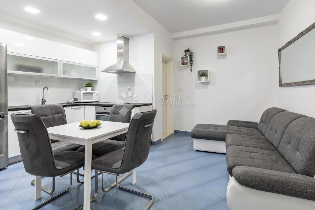 Appartement À vendre - SPLITSKO-DALMATINSKA SPLIT