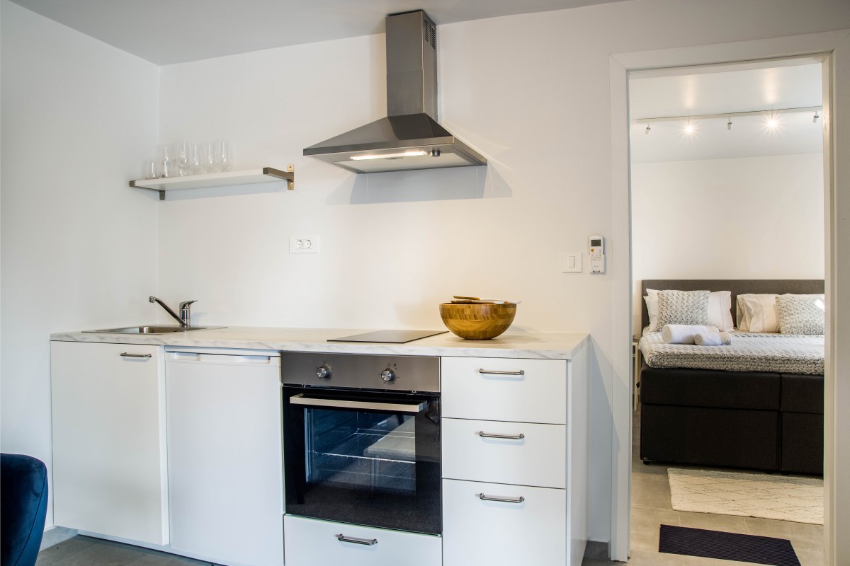 Apartma Na predaj - ŠIBENSKO-KNINSKA ROGOZNICA