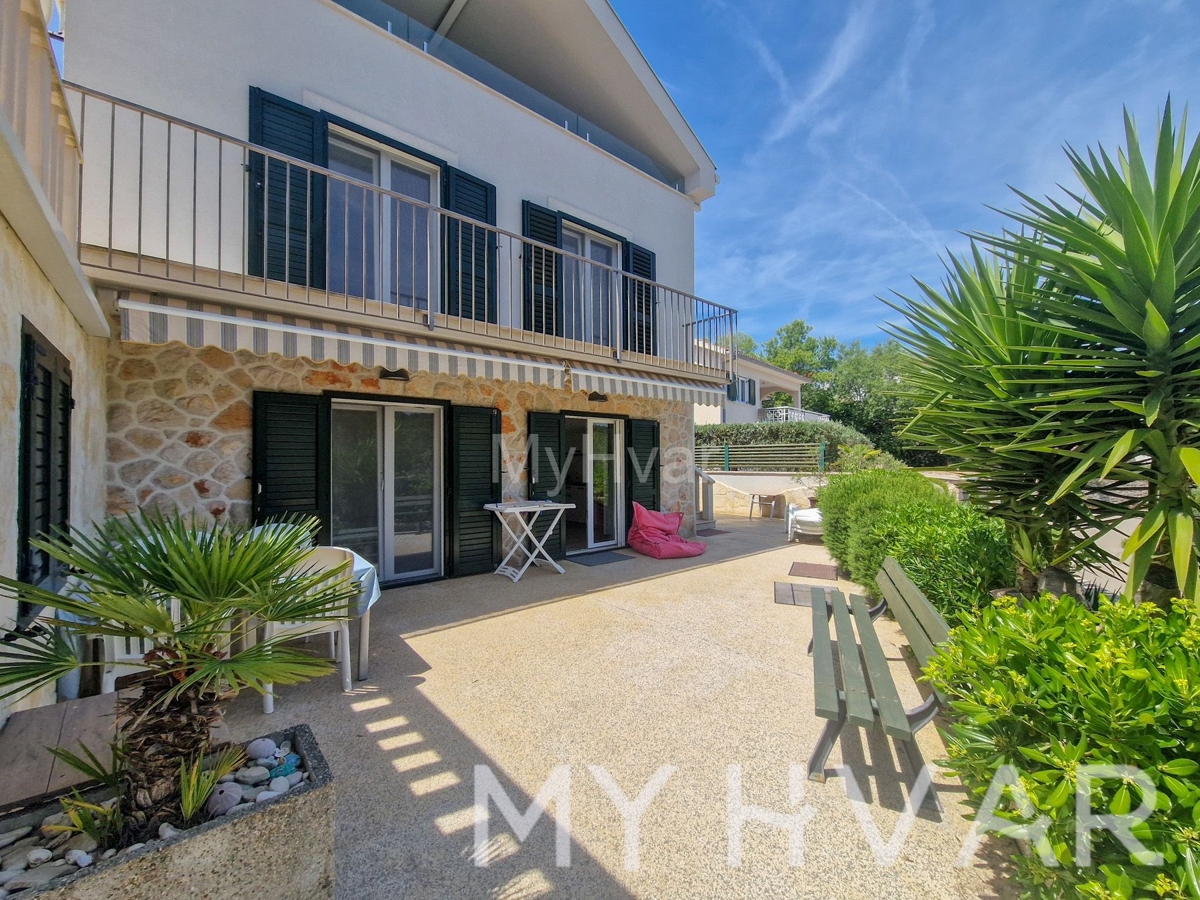 Casa In vendita - SPLITSKO-DALMATINSKA JELSA