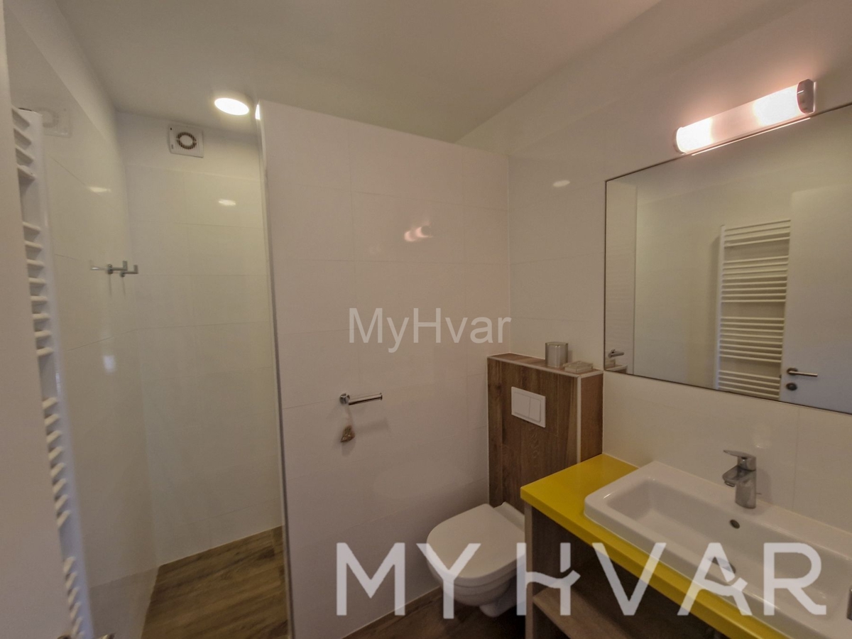 Casa In vendita - SPLITSKO-DALMATINSKA JELSA