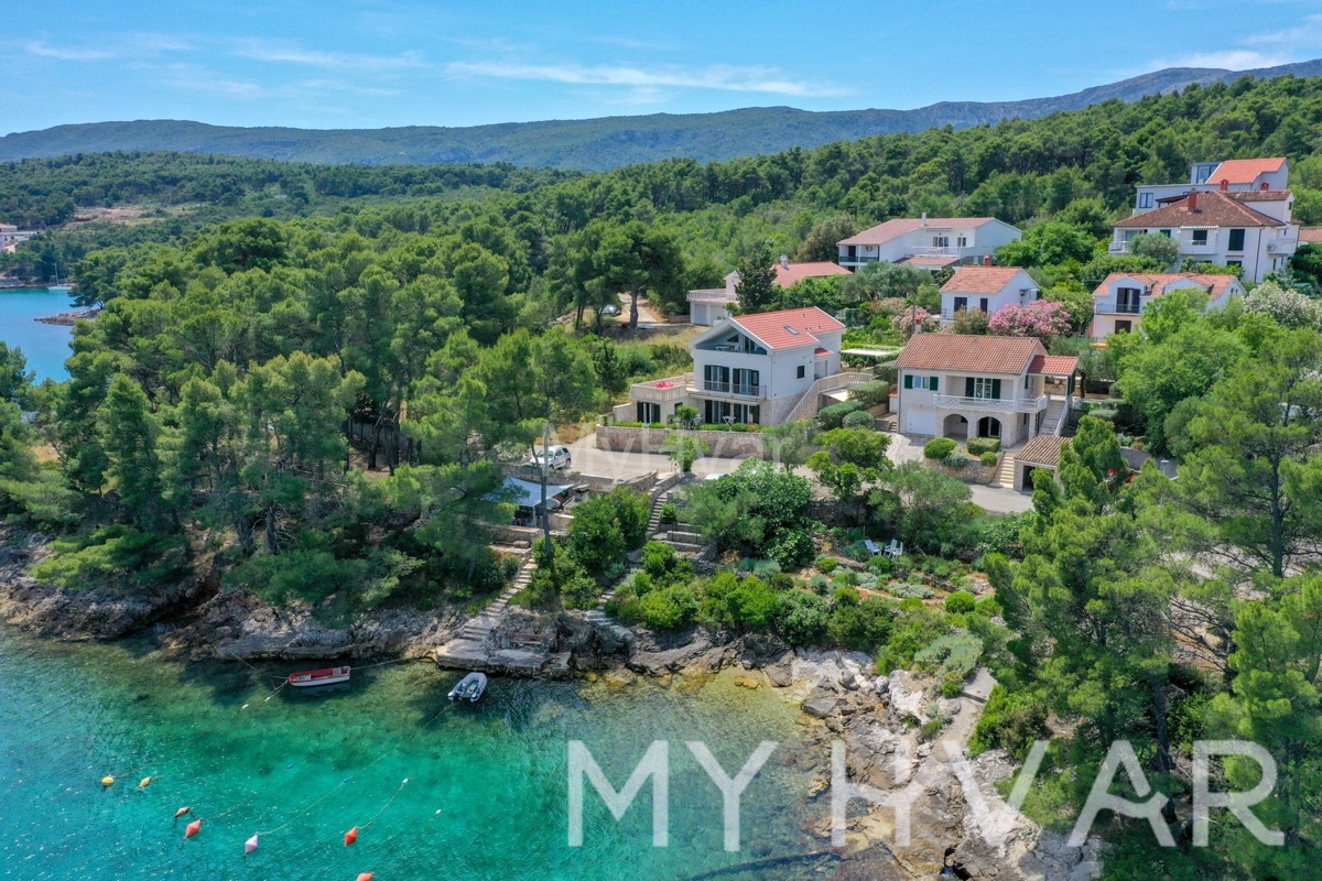 Casa In vendita - SPLITSKO-DALMATINSKA JELSA