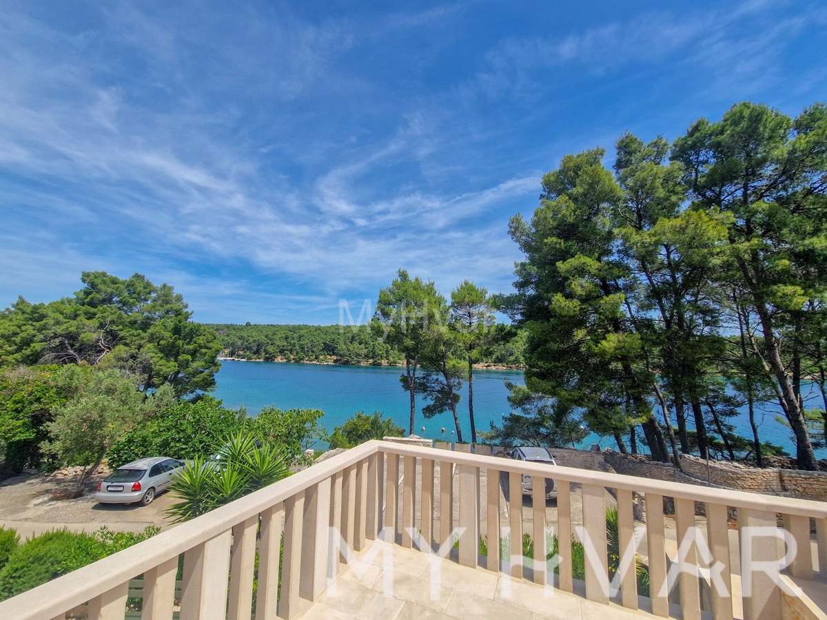 Casa In vendita - SPLITSKO-DALMATINSKA JELSA