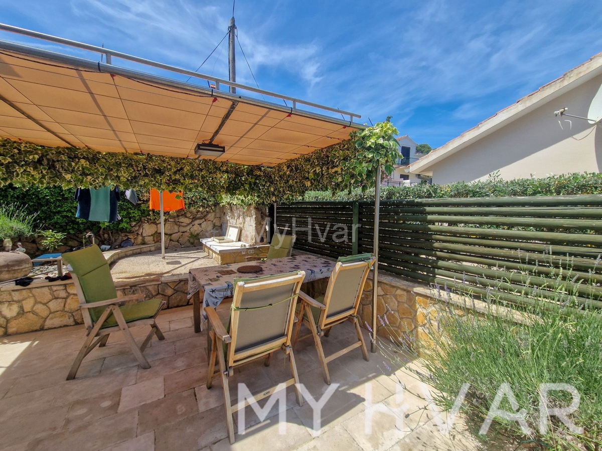 Casa In vendita - SPLITSKO-DALMATINSKA JELSA