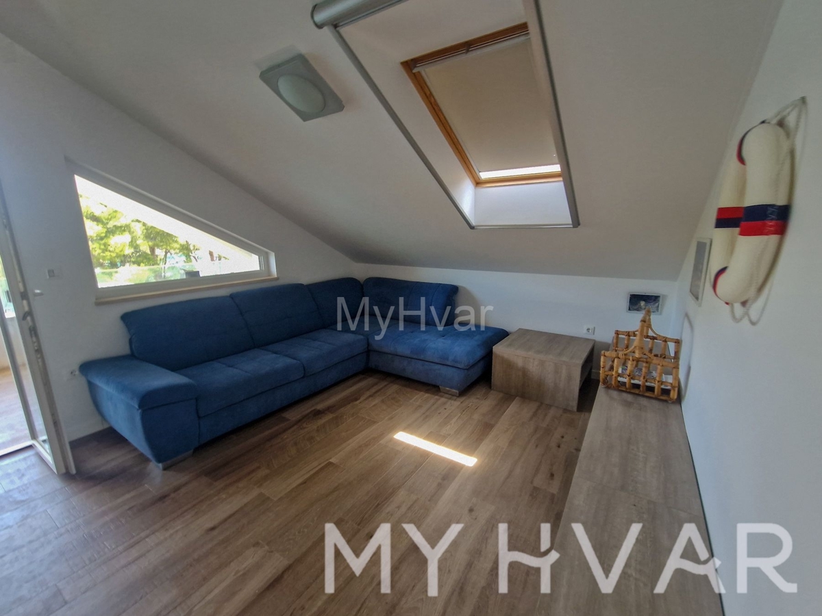 Casa In vendita - SPLITSKO-DALMATINSKA JELSA