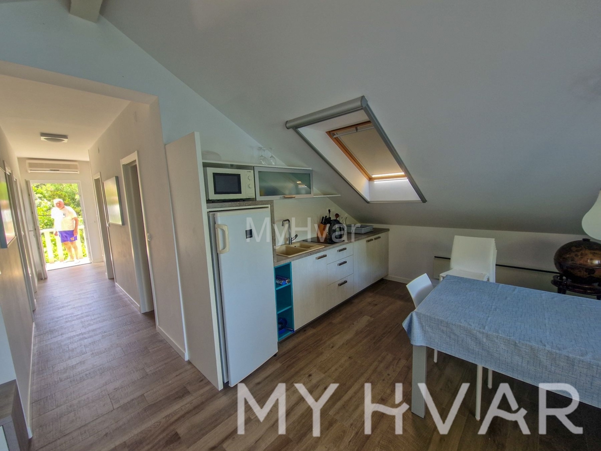 Casa In vendita - SPLITSKO-DALMATINSKA JELSA