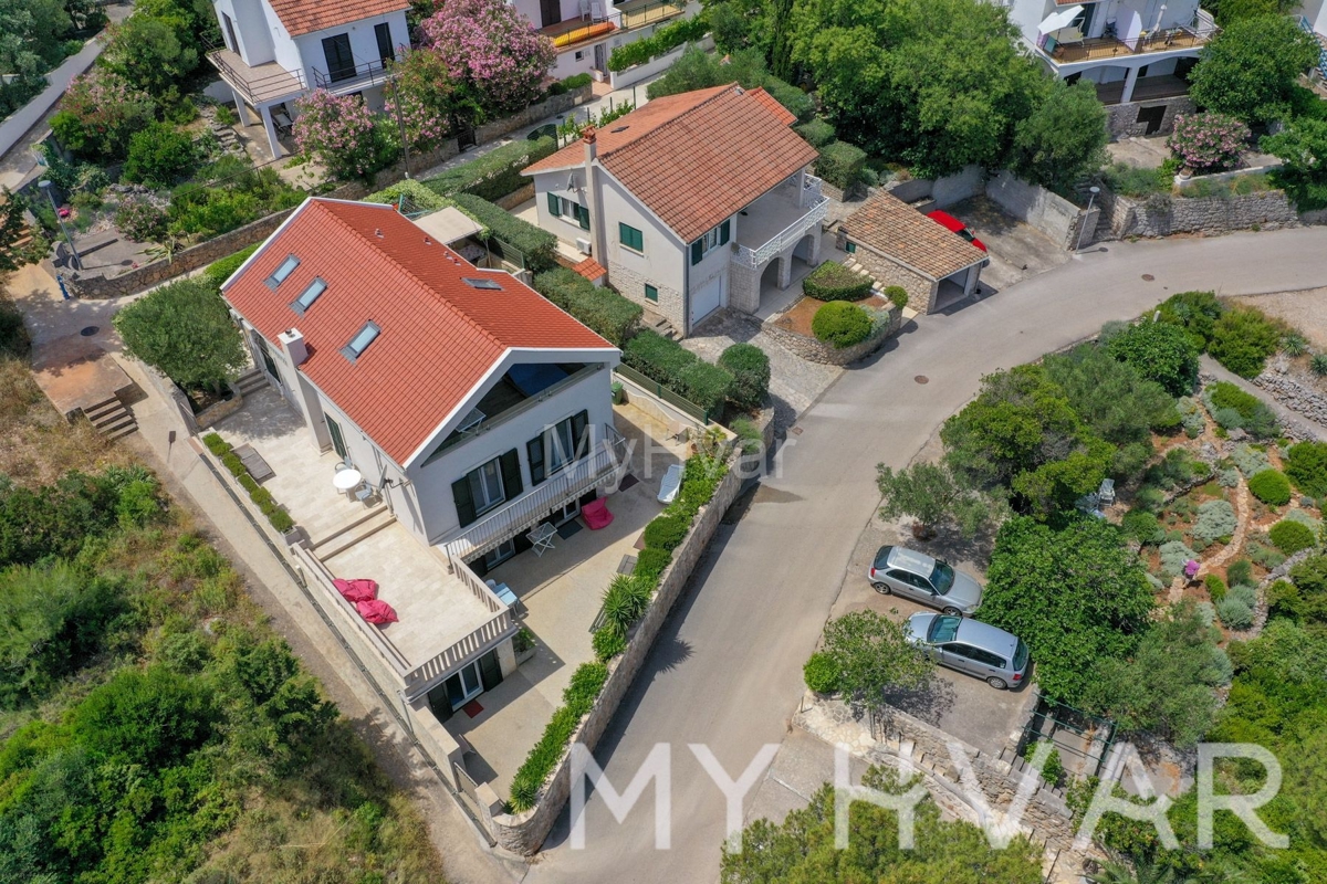 Casa In vendita - SPLITSKO-DALMATINSKA JELSA