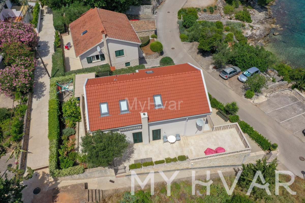 Casa In vendita - SPLITSKO-DALMATINSKA JELSA