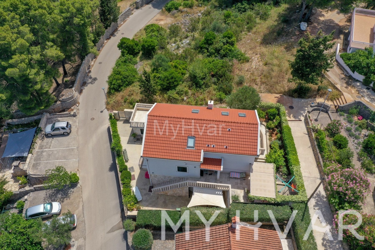 Casa In vendita - SPLITSKO-DALMATINSKA JELSA