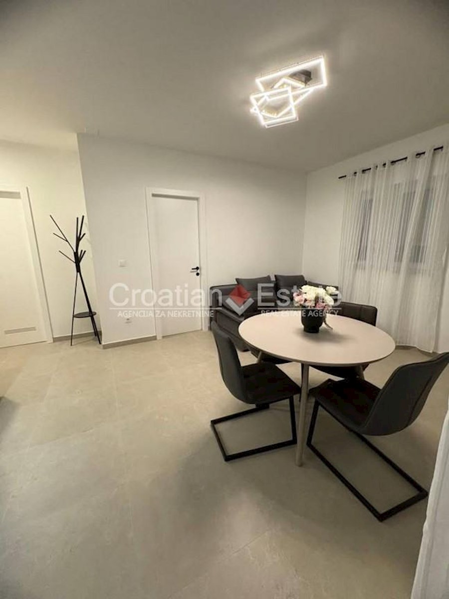 Flat For rent - SPLITSKO-DALMATINSKA SPLIT