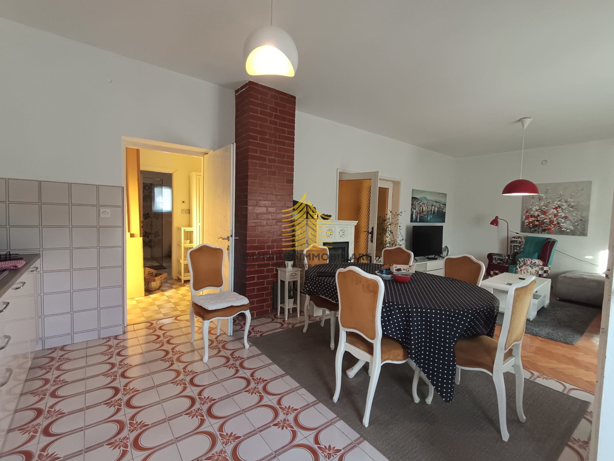 Apartma Za najem - SPLITSKO-DALMATINSKA KAŠTELA