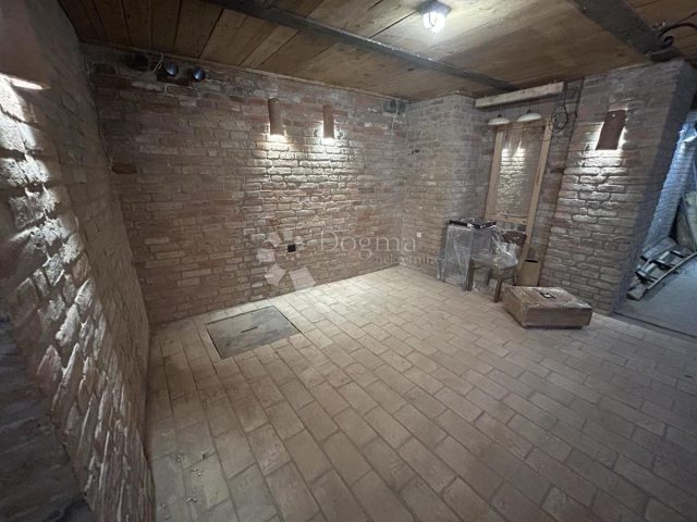 Locaux commerciaux À louer - Osječko-baranjska Osijek - foto 2/3