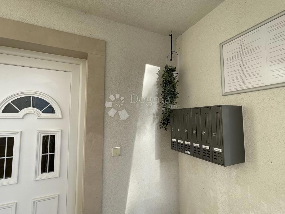 Apartma Naprodaj - SPLITSKO-DALMATINSKA BRAČ