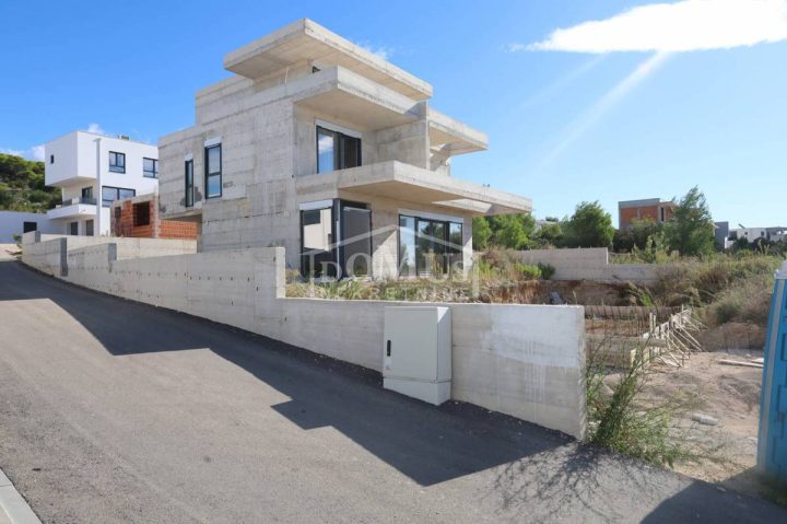 Kuća na prodaju – Vodice