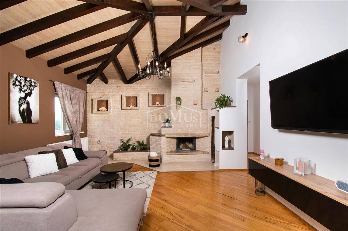 Haus Zu verkaufen - ŠIBENSKO-KNINSKA ŠIBENIK