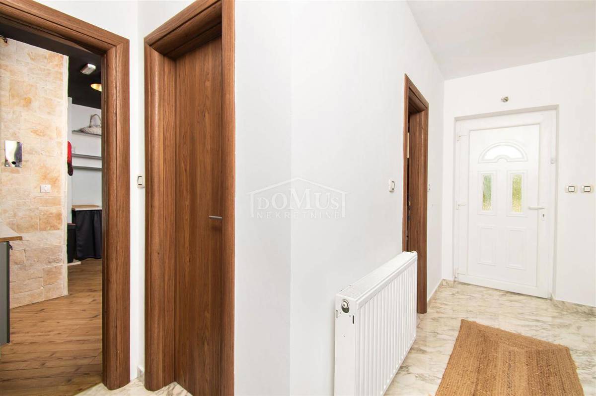 Haus Zu verkaufen - ŠIBENSKO-KNINSKA ŠIBENIK