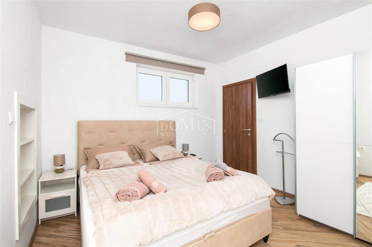 Haus Zu verkaufen - ŠIBENSKO-KNINSKA ŠIBENIK