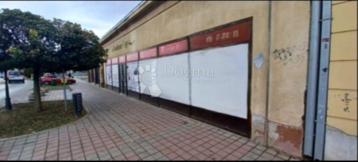 Commerciale da affittare 550 m² – Đakovo