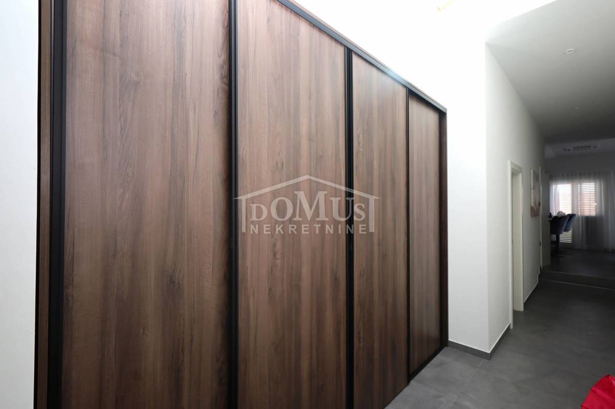 Flat For sale - ŠIBENSKO-KNINSKA VODICE