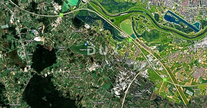 Pozemok na predaj 6415 m² – Stupnik