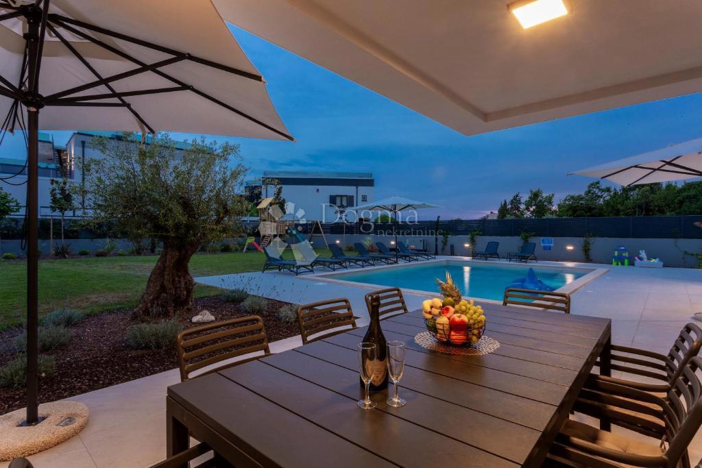 House For sale - ISTARSKA MEDULIN
