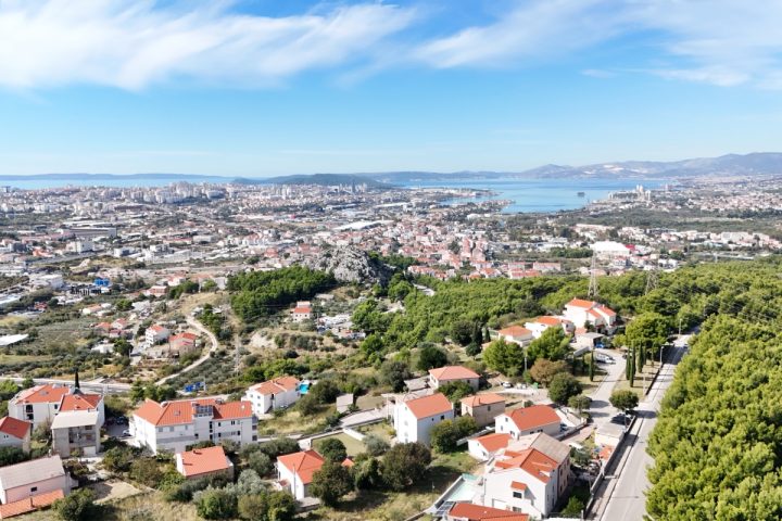 Zemljište na prodaju 2810 m² – Split