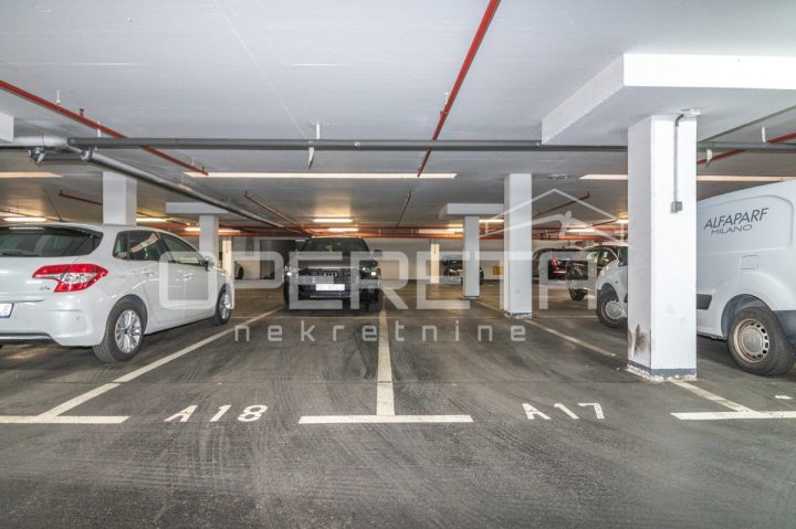 Commerciale da affittare 12 m² – Zagreb