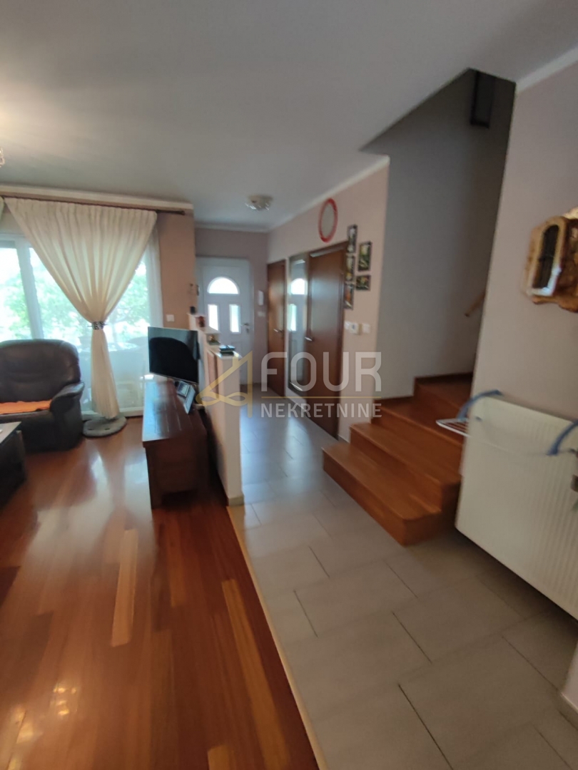 Apartma Na predaj - PRIMORSKO-GORANSKA KOSTRENA