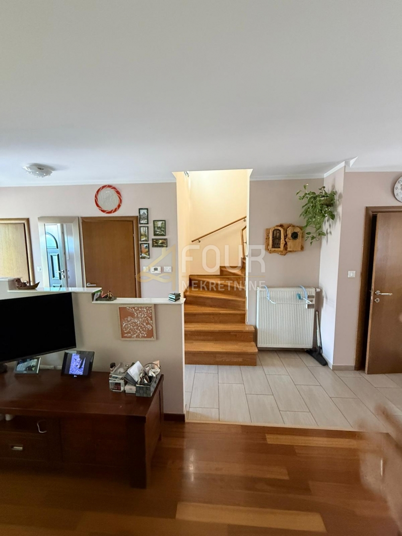 Apartma Na predaj - PRIMORSKO-GORANSKA KOSTRENA