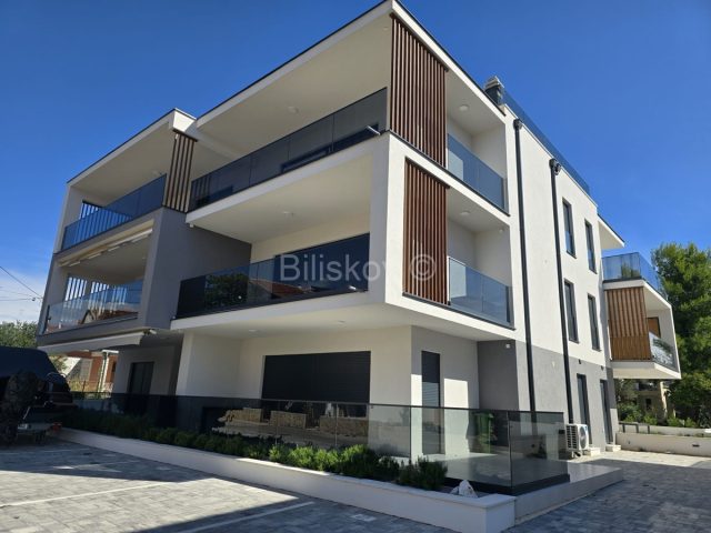 Poslovni prostor na prodaju 138 m² – Vodice