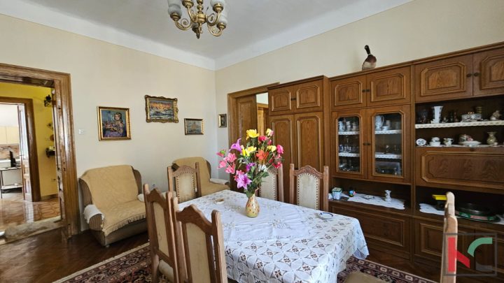 Flat for sale 127 m² – Pula
