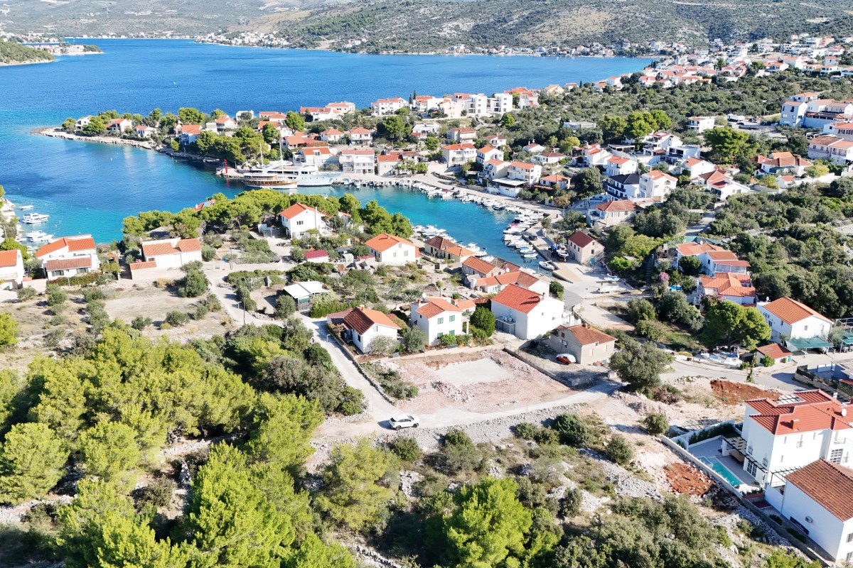 Land For sale - ŠIBENSKO-KNINSKA ROGOZNICA