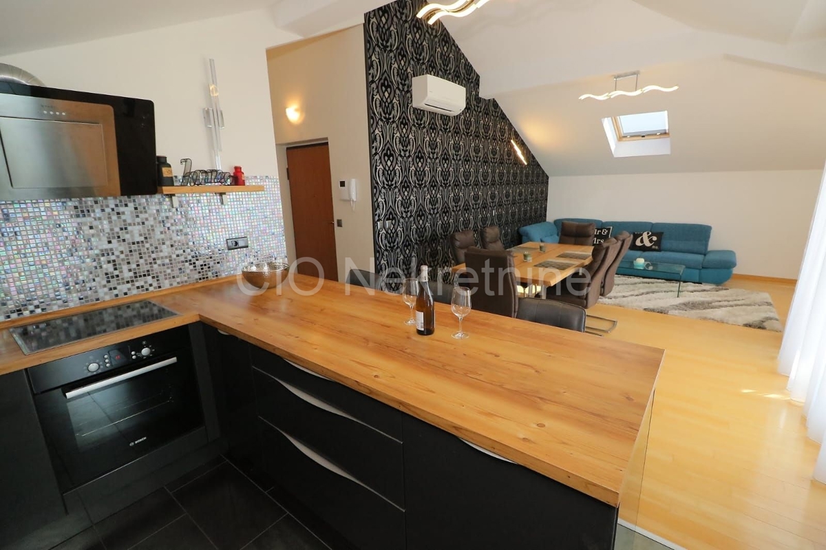 Flat For rent - SPLITSKO-DALMATINSKA SPLIT