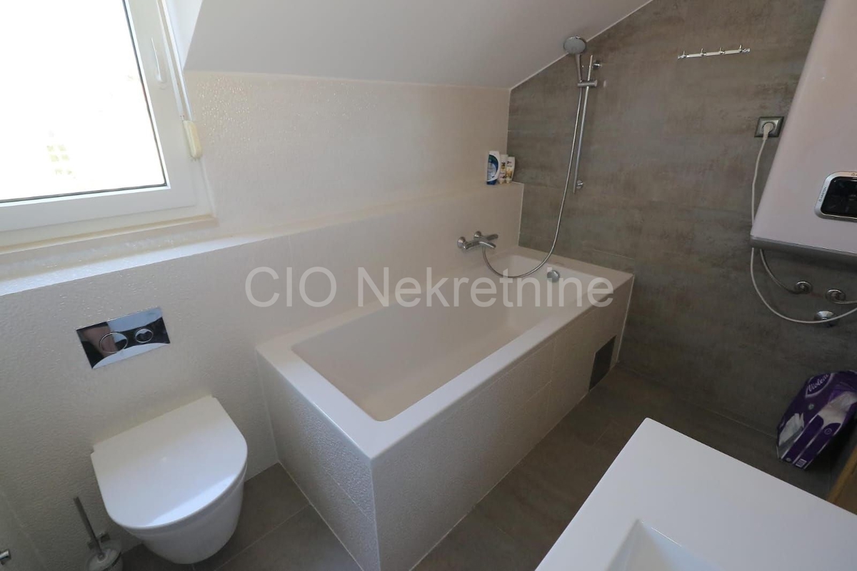 Flat For rent - SPLITSKO-DALMATINSKA SPLIT