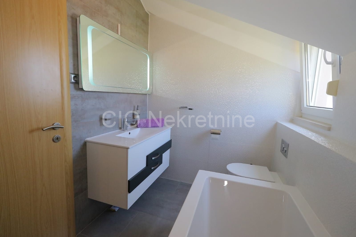 Flat For rent - SPLITSKO-DALMATINSKA SPLIT