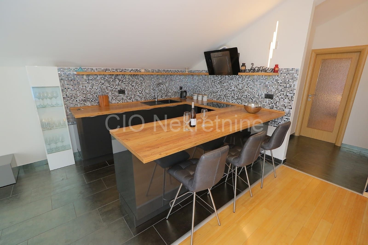Flat For rent - SPLITSKO-DALMATINSKA SPLIT