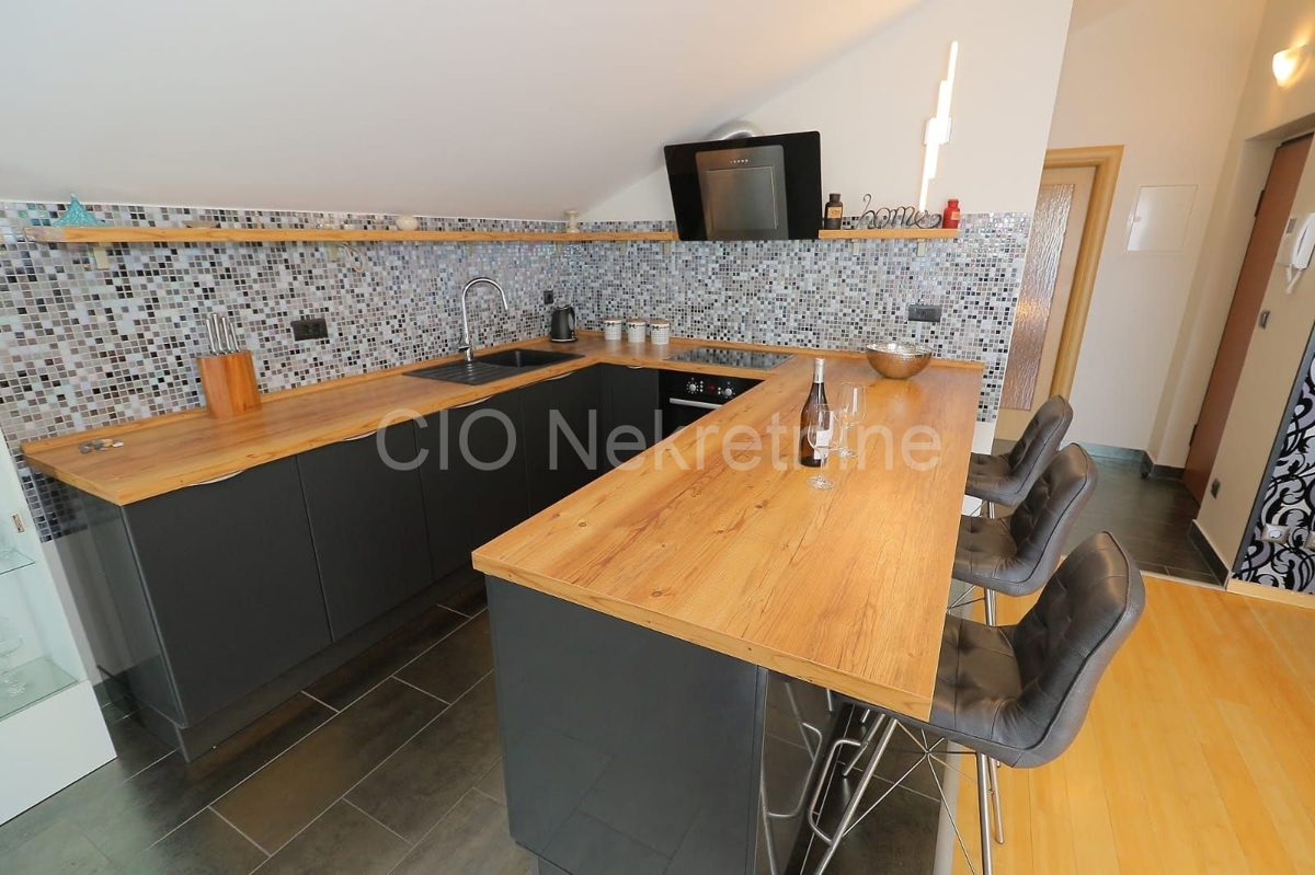 Flat For rent - SPLITSKO-DALMATINSKA SPLIT