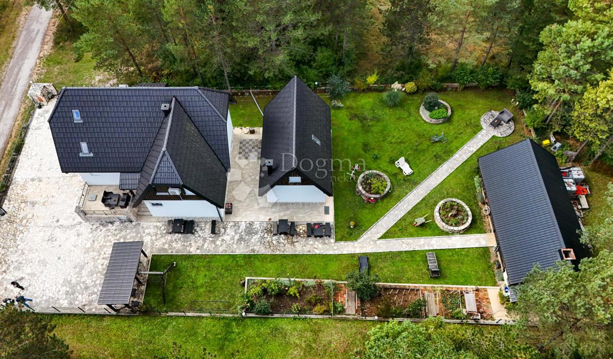 Dom Na sprzedaż - LIČKO-SENJSKA PLITVIČKA JEZERA