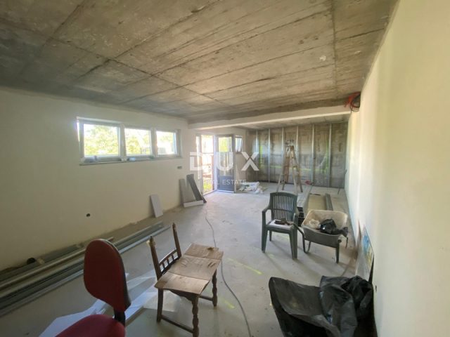 Poslovni prostori za najem 240 m² – Viškovo