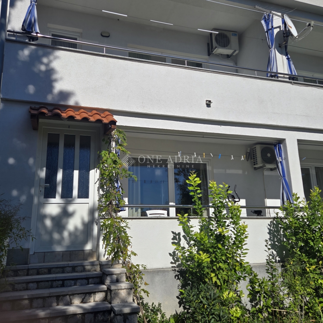 Kuća Na prodaju - PRIMORSKO-GORANSKA NOVI VINODOLSKI