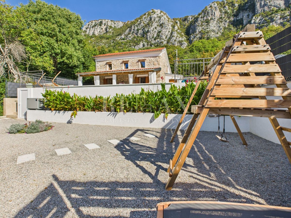 Kuća Na prodaju - PRIMORSKO-GORANSKA VINODOLSKA OPĆINA