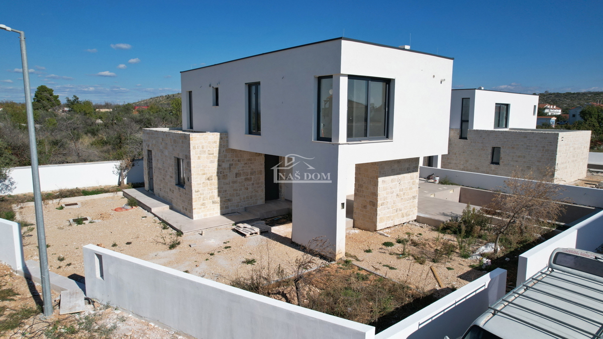 Maison À vendre - ŠIBENSKO-KNINSKA ŠIBENIK