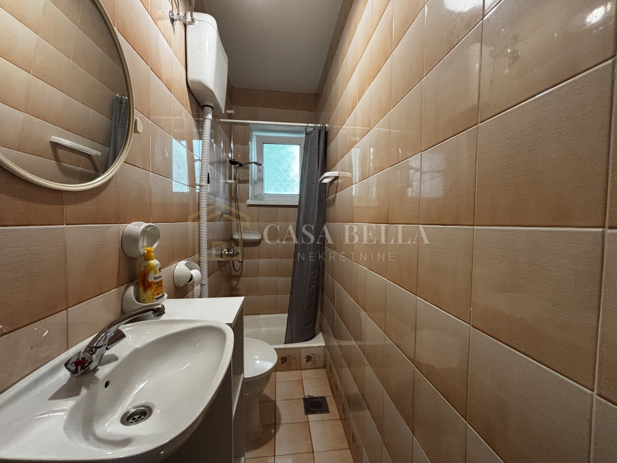 Maison À vendre - LIČKO-SENJSKA SENJ