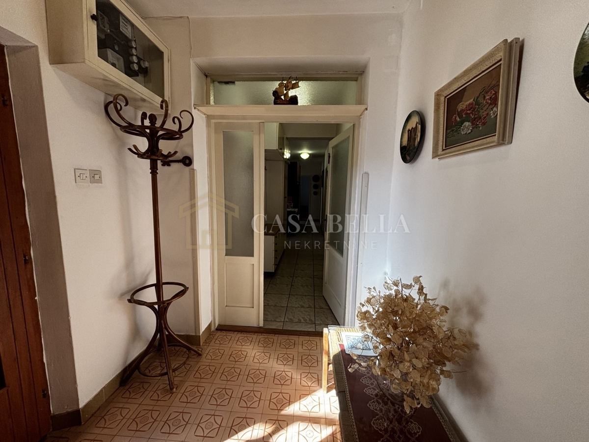 Maison À vendre - LIČKO-SENJSKA SENJ