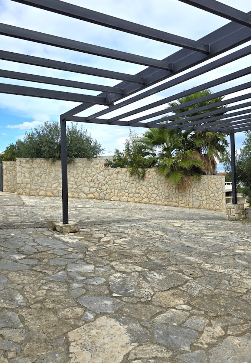 Dom Na predaj - SPLITSKO-DALMATINSKA ŠOLTA