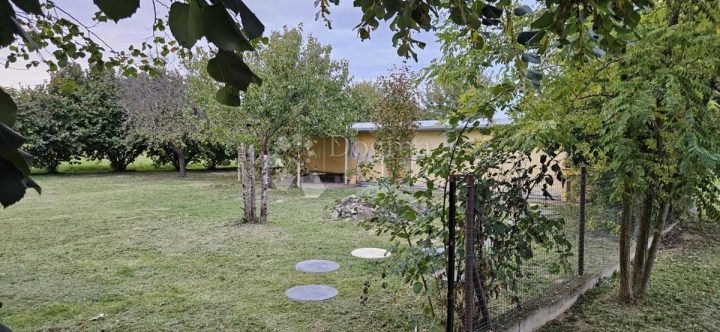 Terrain à vendre 1896 m² – Bizovac