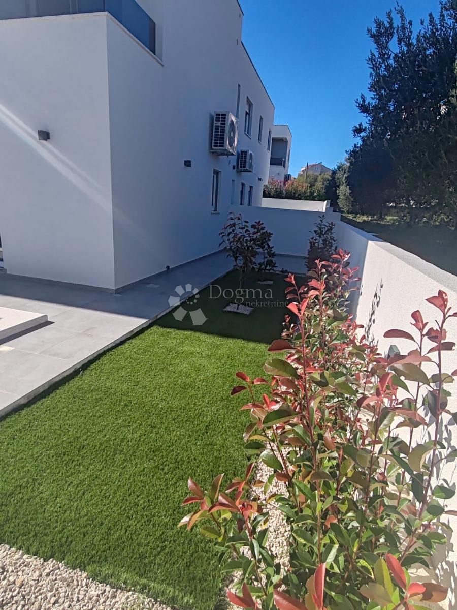 Haus Zu verkaufen - ŠIBENSKO-KNINSKA VODICE