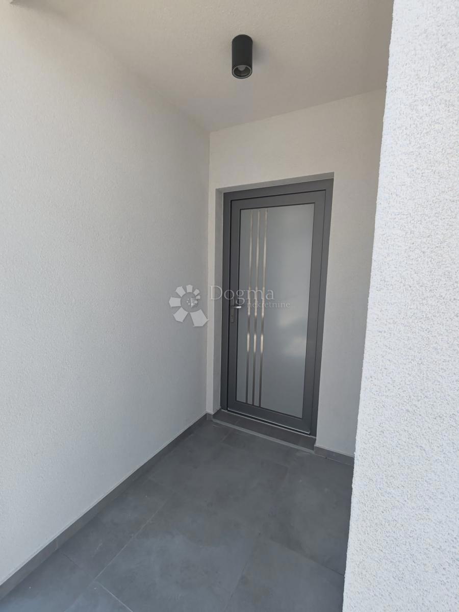 Haus Zu verkaufen - ŠIBENSKO-KNINSKA VODICE