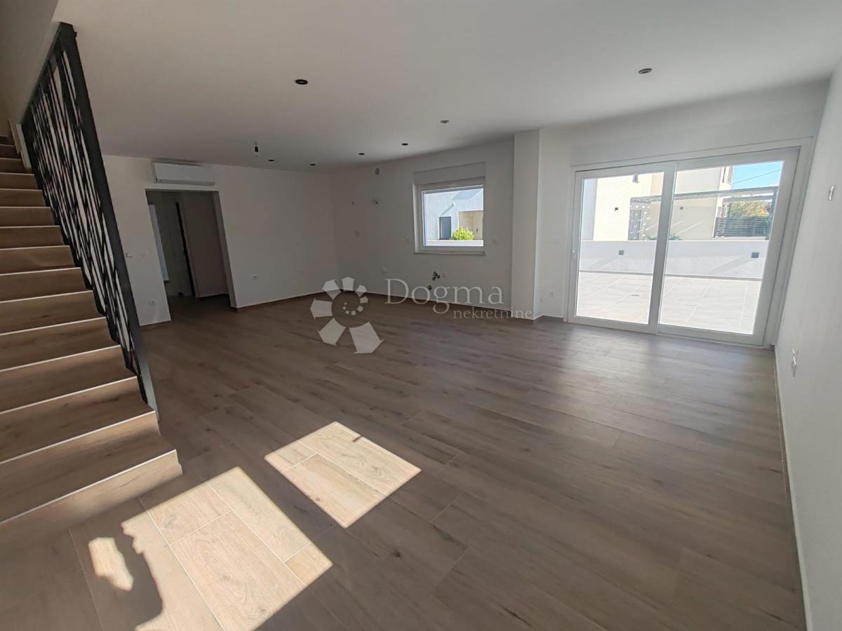 Haus Zu verkaufen - ŠIBENSKO-KNINSKA VODICE