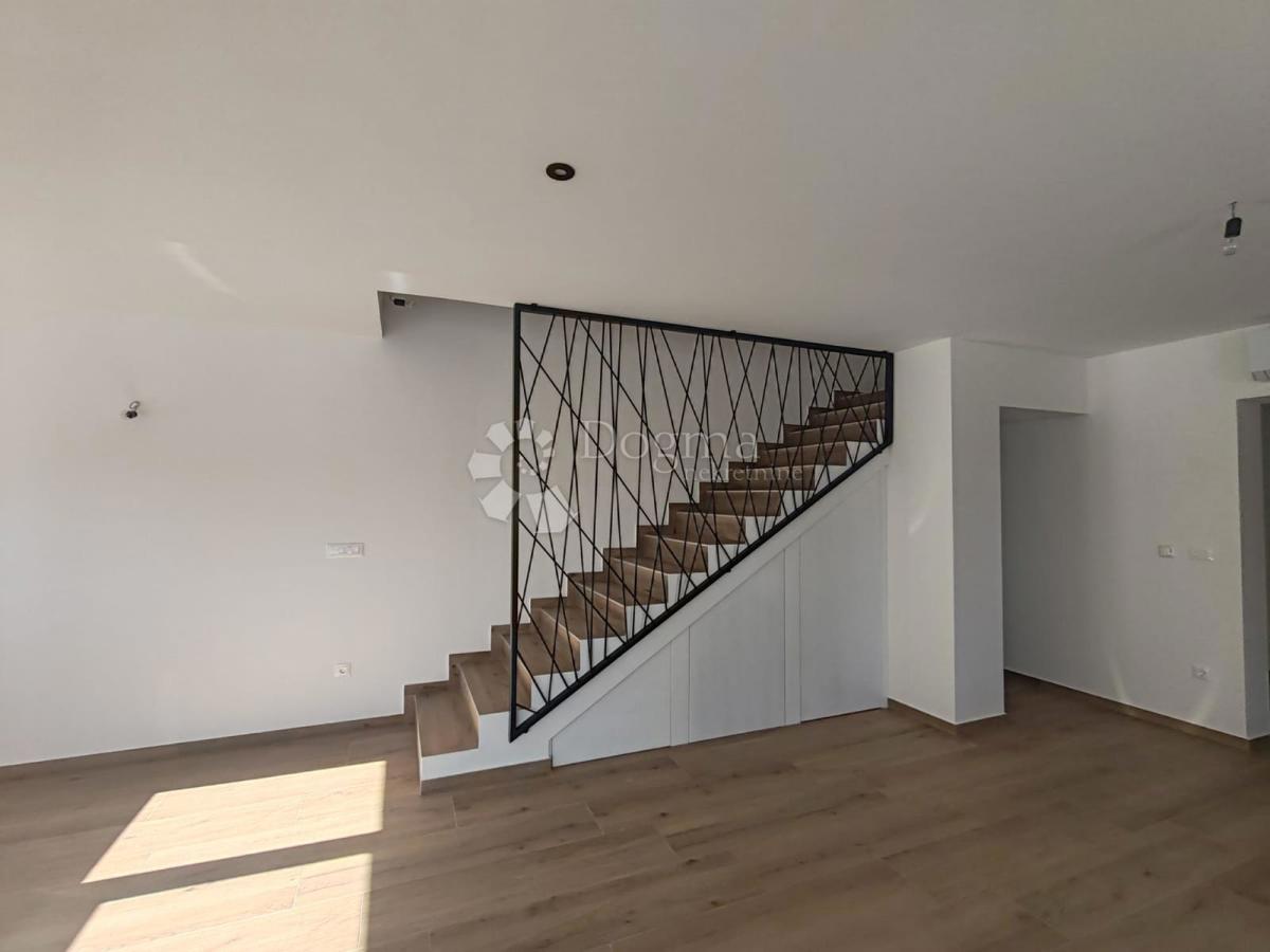 Haus Zu verkaufen - ŠIBENSKO-KNINSKA VODICE