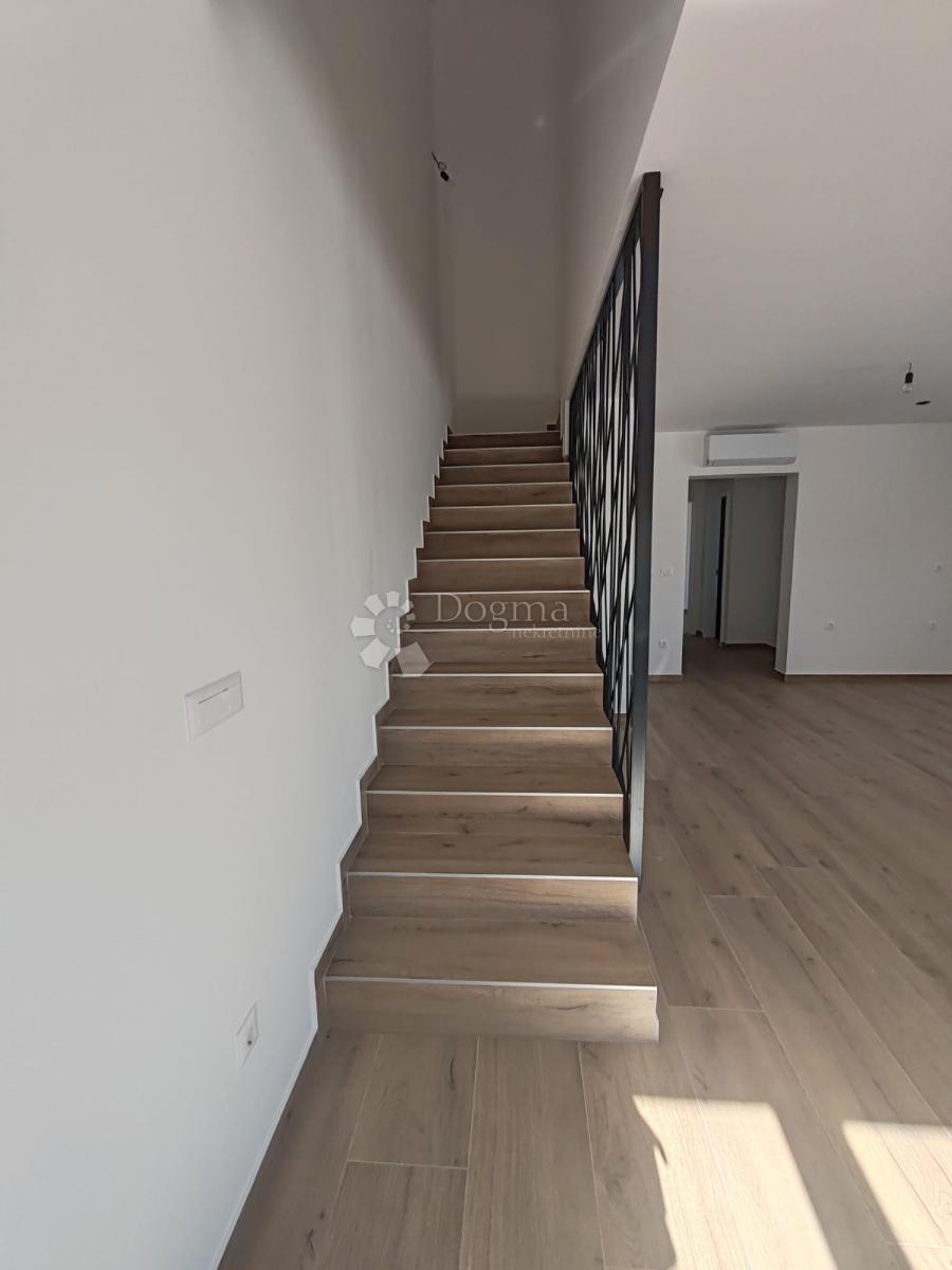 Haus Zu verkaufen - ŠIBENSKO-KNINSKA VODICE